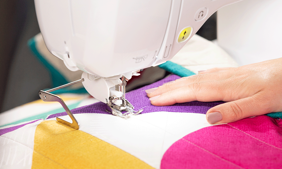 Innov-is F580 sewing, quilting and embroidery machine 5